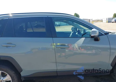 2021 Toyota Rav4 Xle z USA, uszkodzony, nr VIN 2T3P1RFV4MW224120